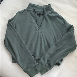 Half zip up pull over. size medium.
